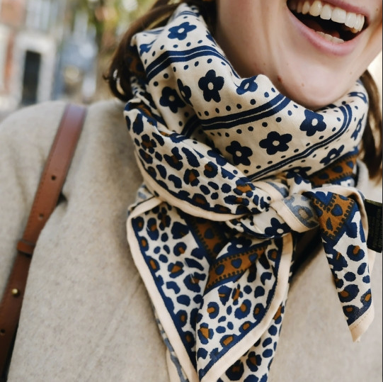 Foulard léopard - Mon grand indispensable flower brown