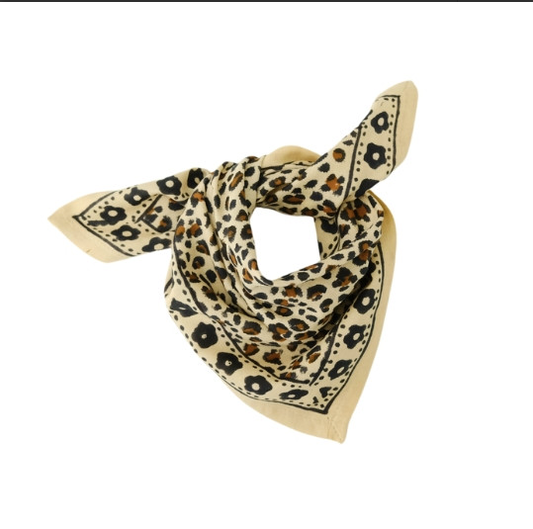 Foulard léopard - Mon petit indispensable léo beige