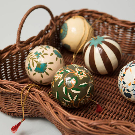 Ensemble de 4 boules de Noël en papier mâché peintes à la main bleu et marron
