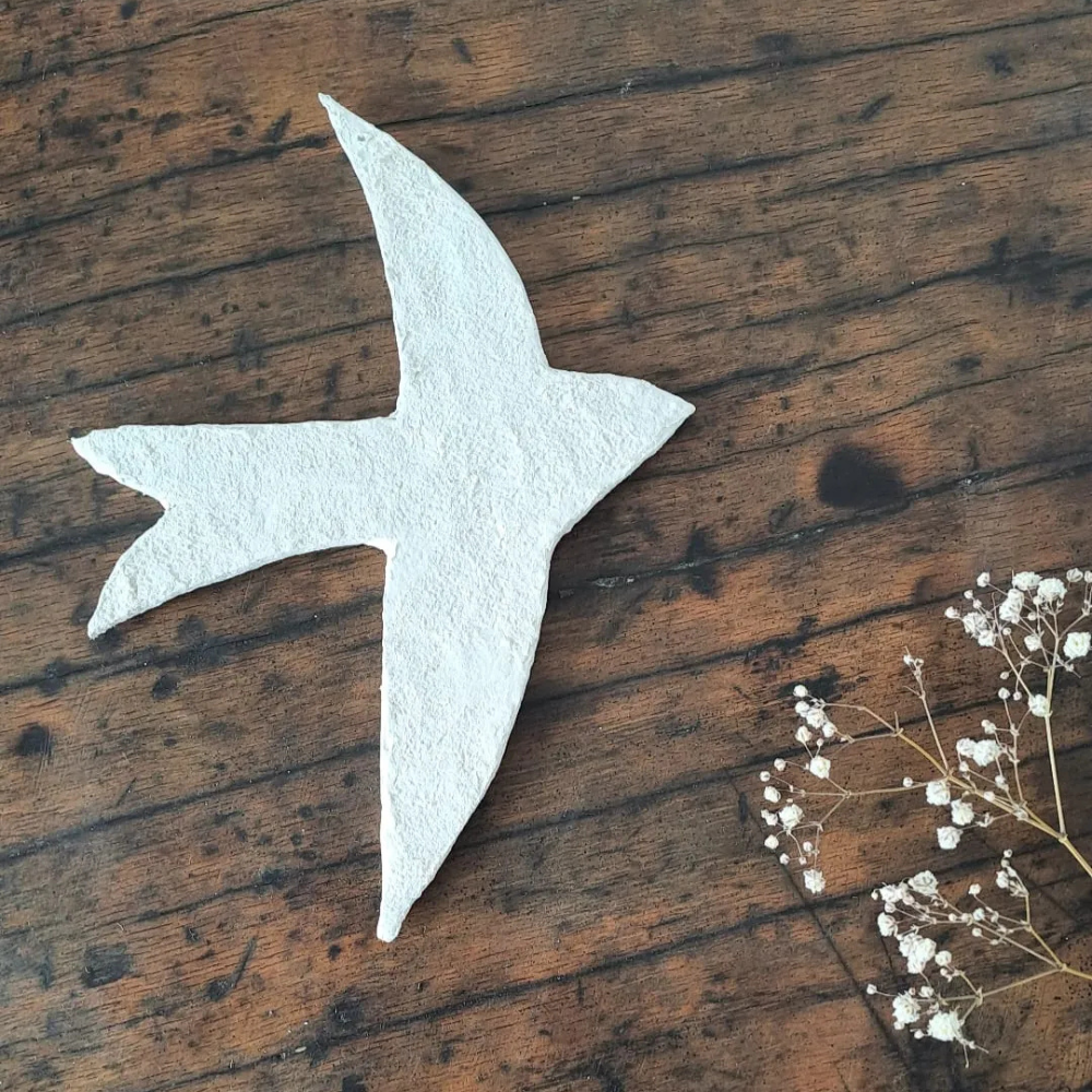 Déco murale hirondelle en papier mâché