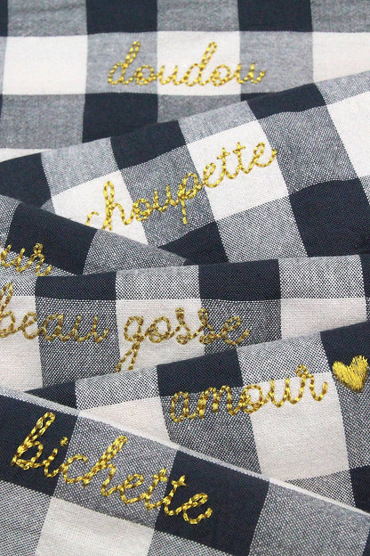 Serviettes de table à carreaux vichy et broderies: Mama