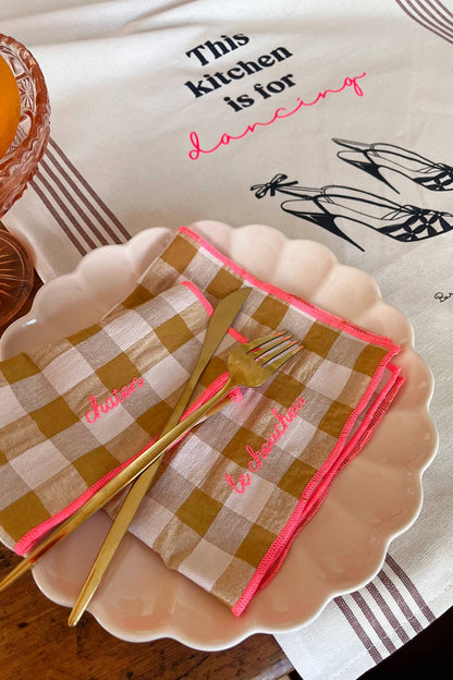 Serviettes de table à carreaux vichy et broderies: Mama