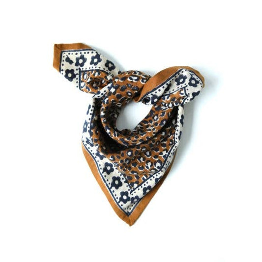 Foulard léopard - Mon petit indispensable léo brown