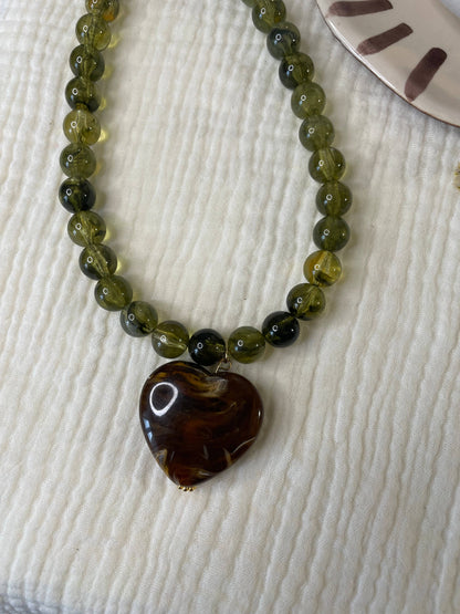 JEANNE: Perles ambre/coeur ambre