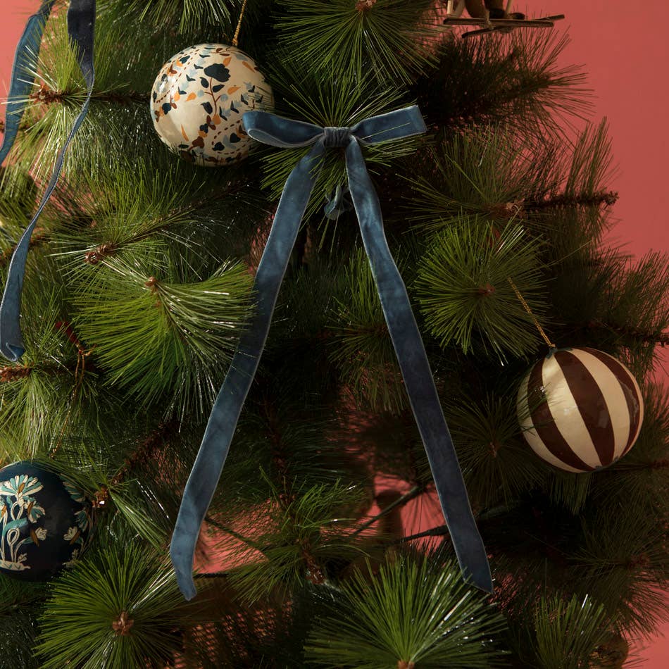 Ensemble de 4 boules de Noël en papier mâché peintes à la main bleu et marron