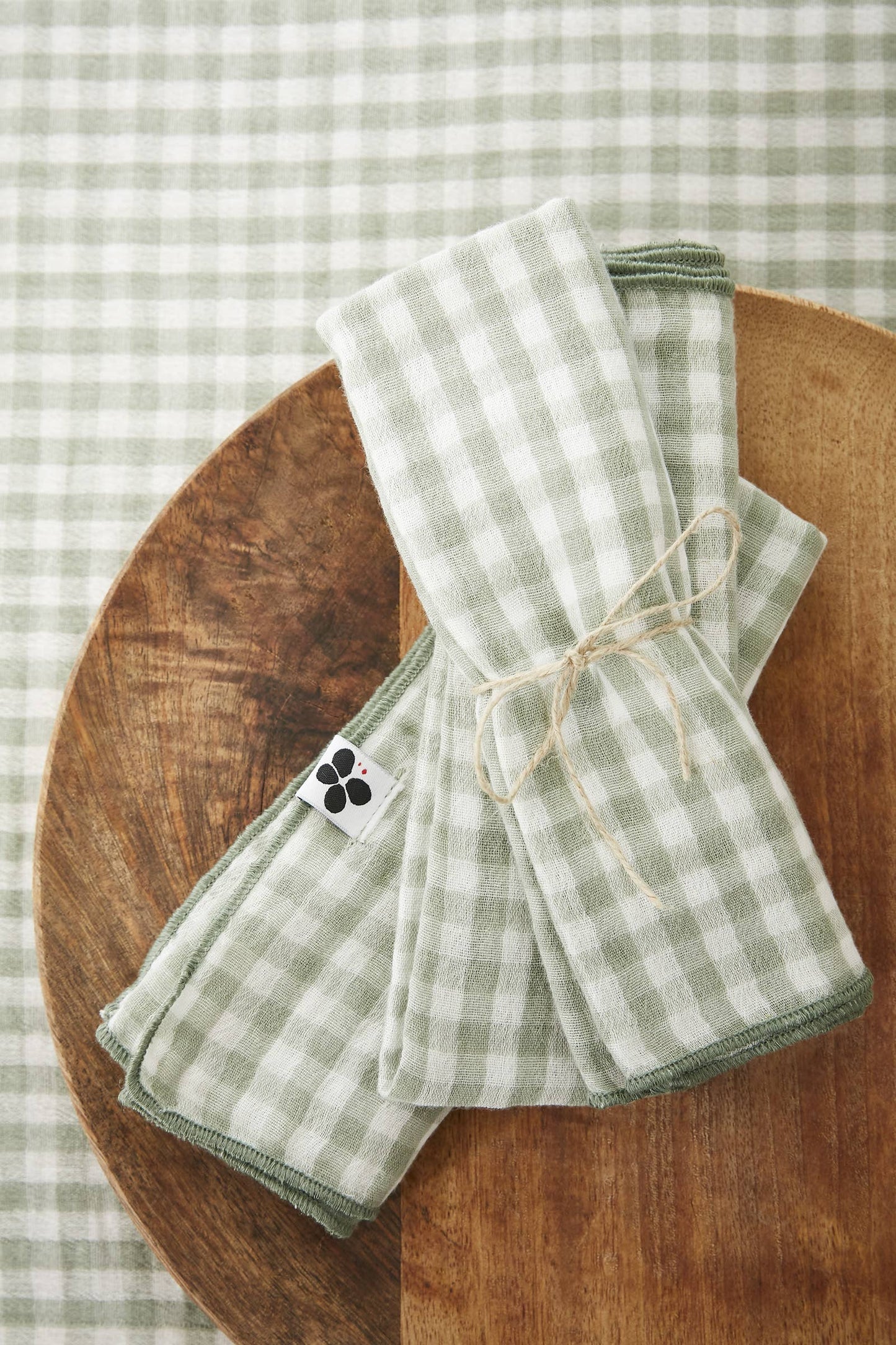 3 SERVIETTES 40 x 40 cm VICKIE Eucalyptus: Double gaze de coton - 125 gr/m² / OEKO TEX - BSCI - TRAITEMENT DES EAUX USÉES / 100% Coton