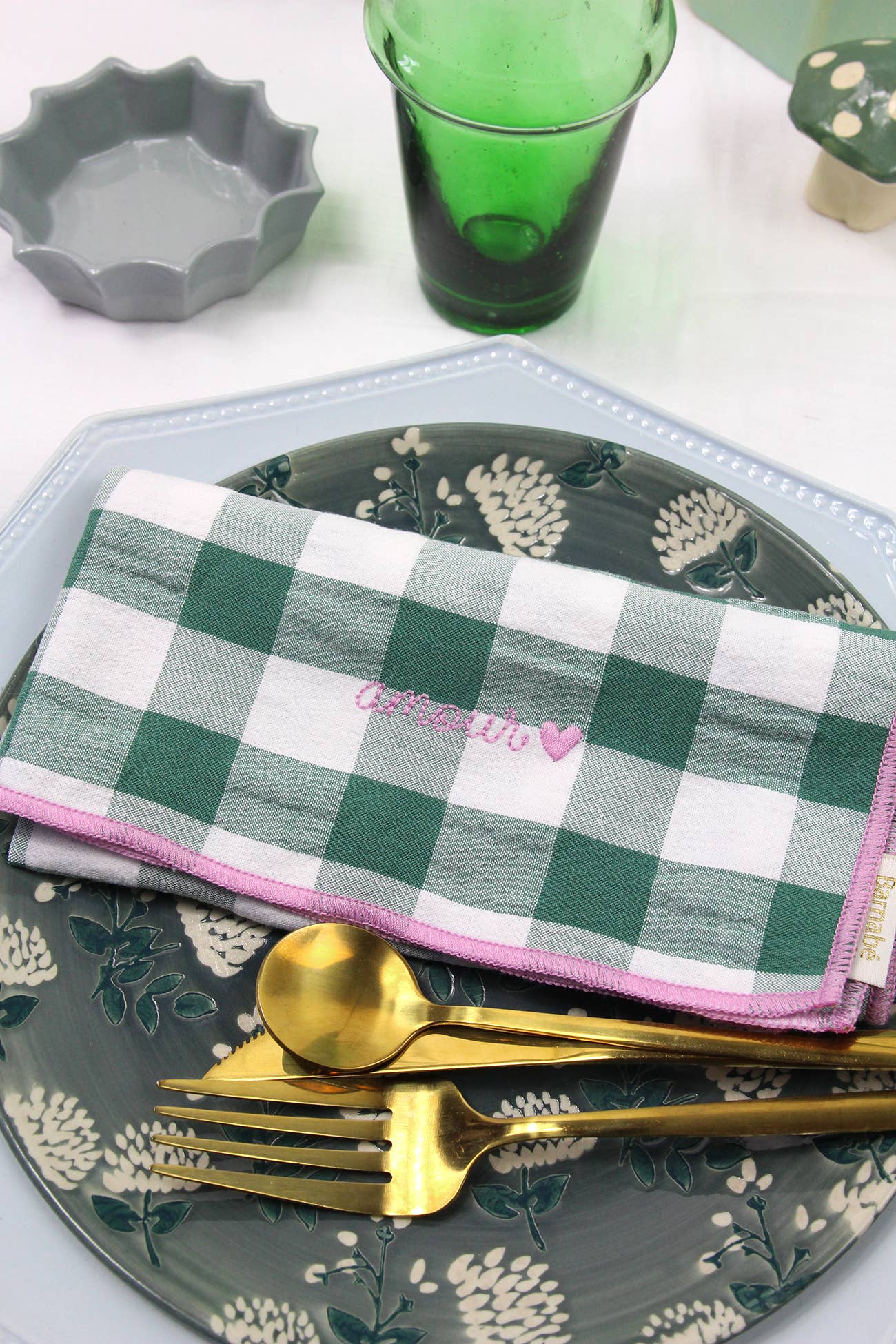 Serviettes de table à carreaux vichy et broderies: Mama