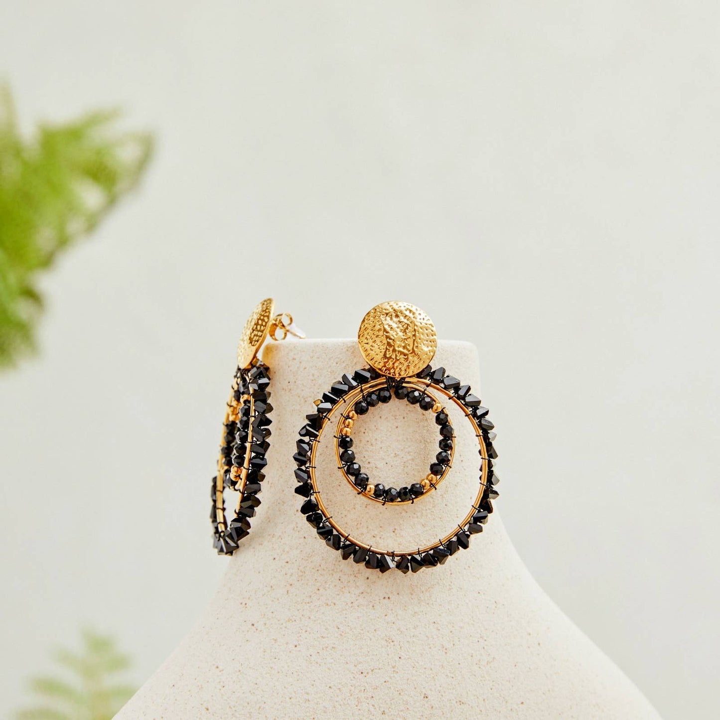 Boucles d'oreilles pendantes cercles - Esther: Noir / Tu [1]