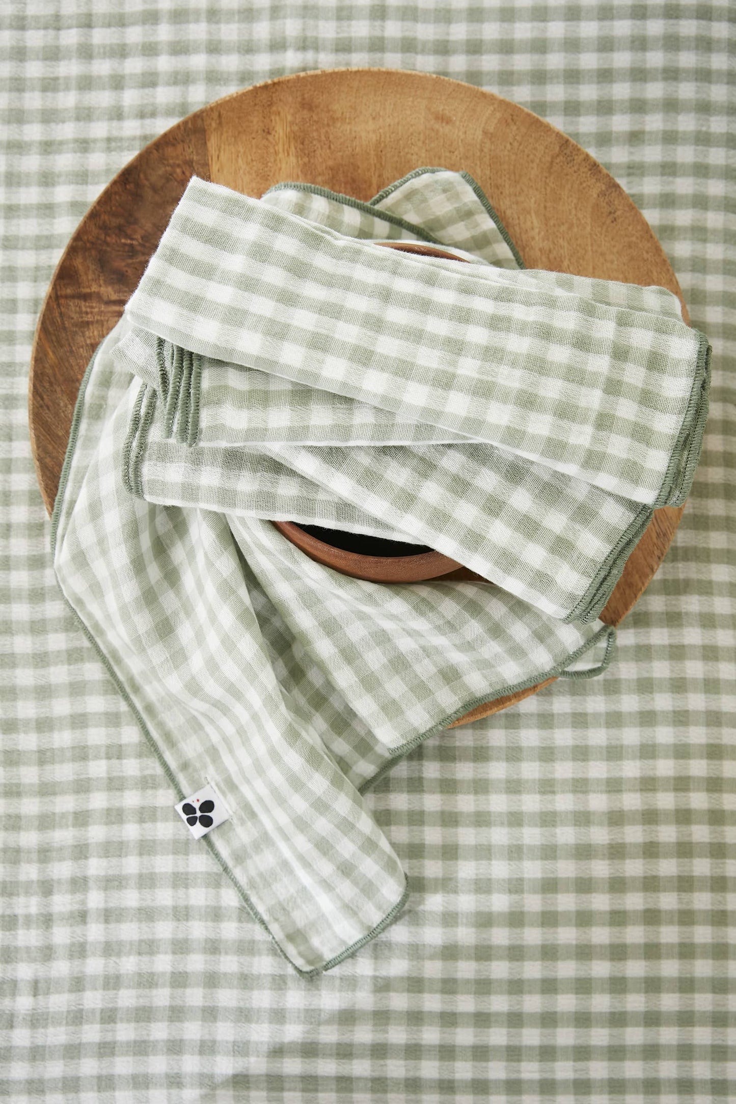 3 SERVIETTES 40 x 40 cm VICKIE Eucalyptus: Double gaze de coton - 125 gr/m² / OEKO TEX - BSCI - TRAITEMENT DES EAUX USÉES / 100% Coton