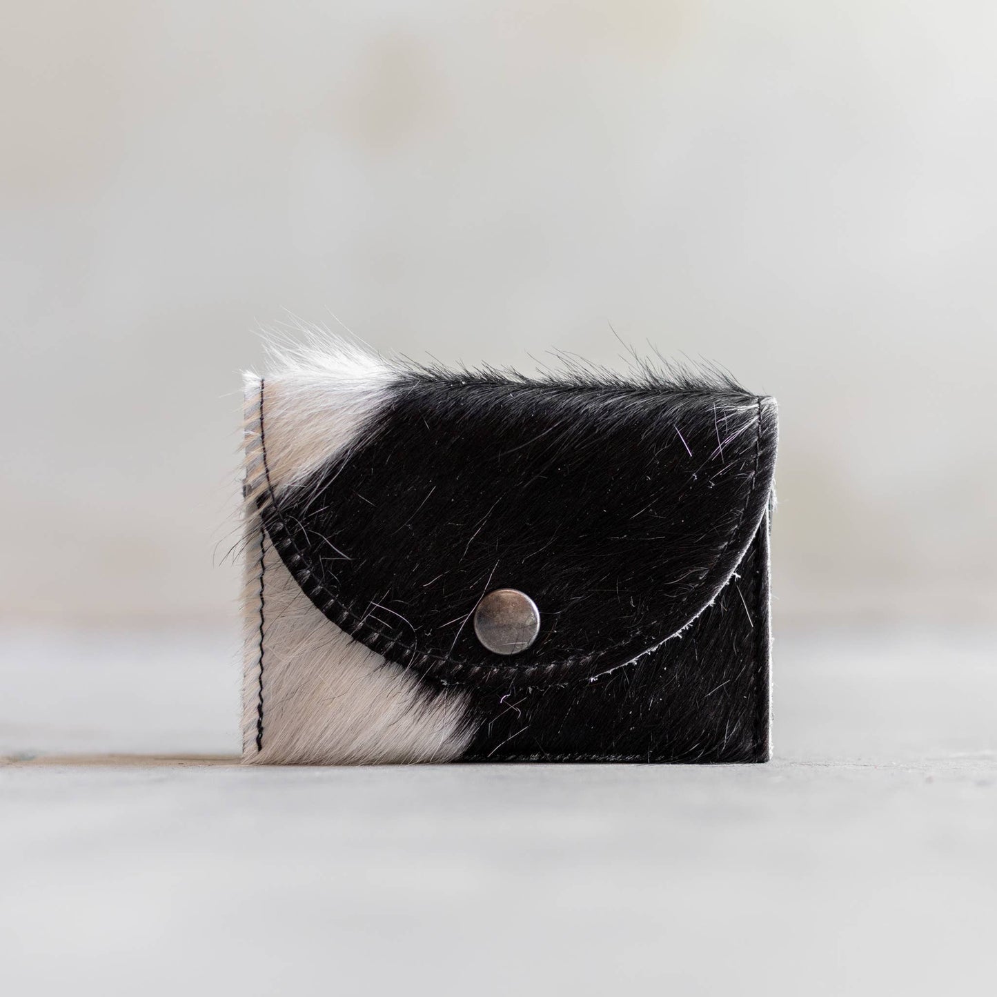 Portefeuille en peau de vache à bouton-pression | 11 variantes: Imprimé Panthère