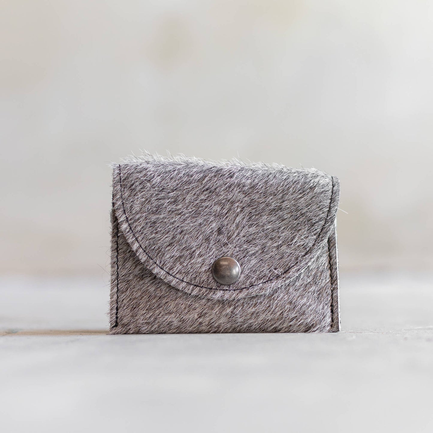 Portefeuille en peau de vache à bouton-pression | 11 variantes: Imprimé Panthère