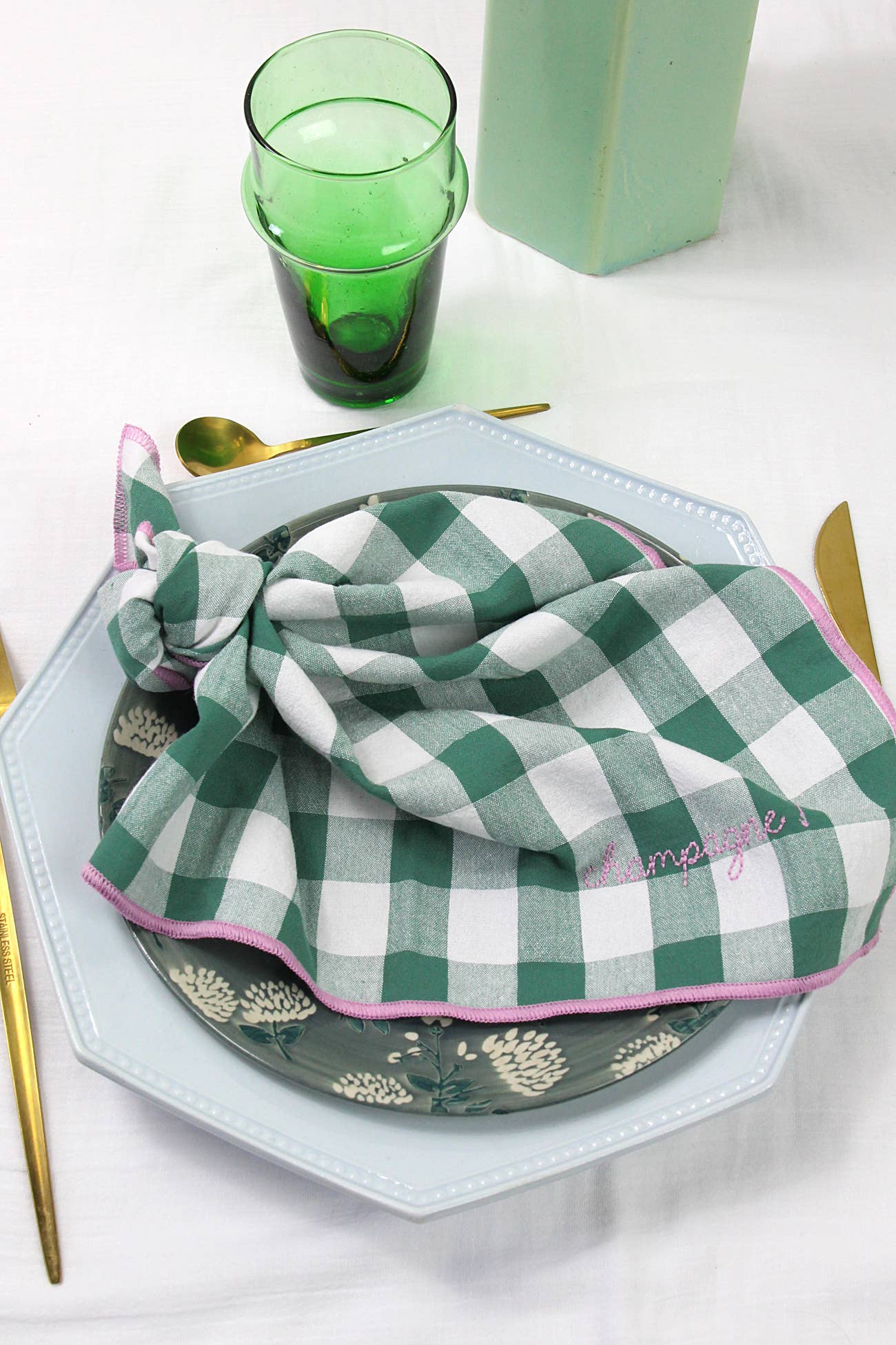 Serviettes de table à carreaux vichy et broderies: Mama