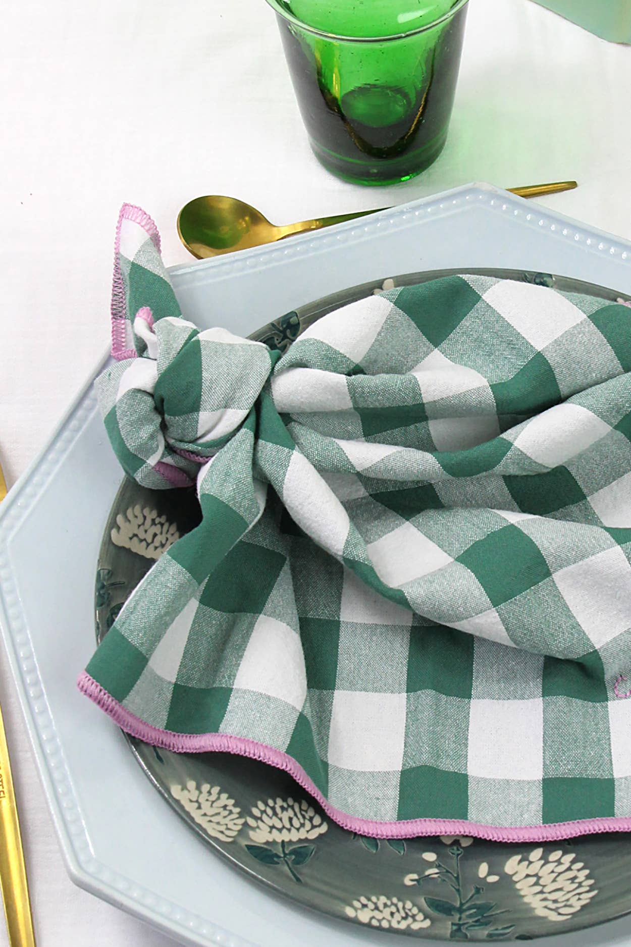 Serviettes de table à carreaux vichy et broderies: Mama