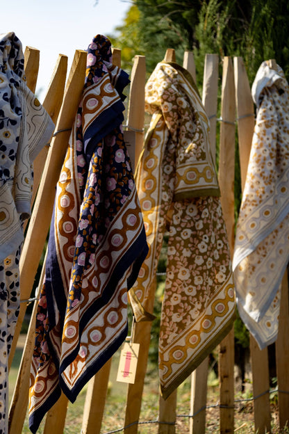Foulard flower seventies - Mon grand indispensable navy