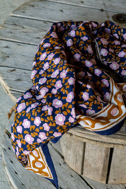 Foulard flower seventies - Mon grand indispensable navy