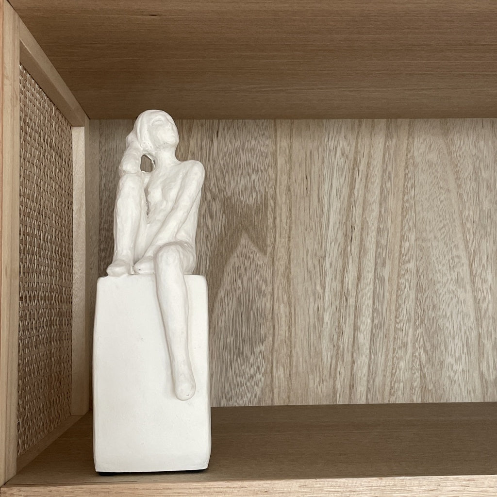 Déco femme Amelie écru L6 P8 H20,5cm